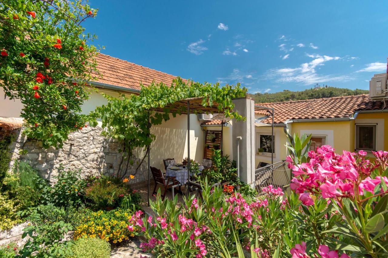 Mediterranean Terrace Apartment With Bikes & Sup Скрадин Экстерьер фото
